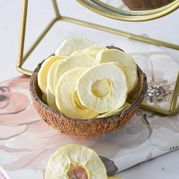 سیب خشک زرد رنگ روشن طبیعی